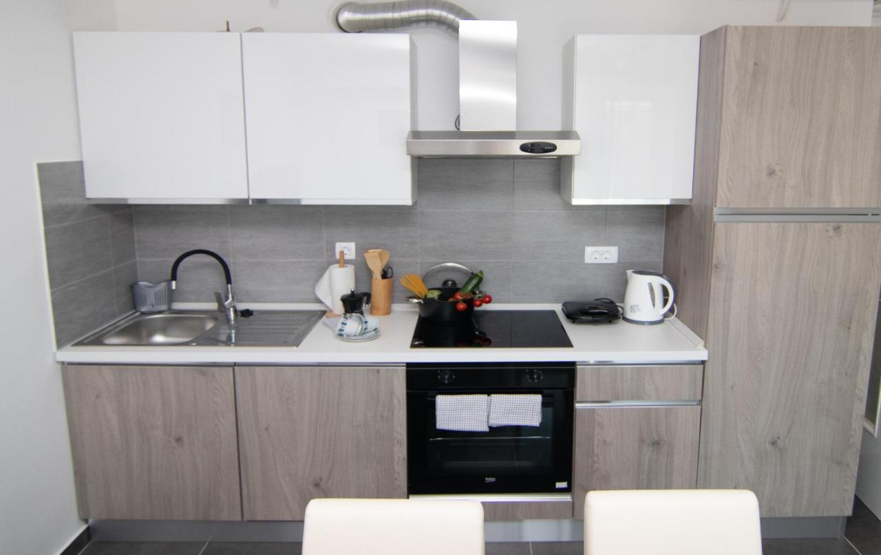 Valkane Beach Studio Apartment プーラ エクステリア 写真