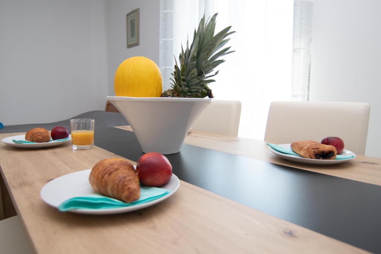 Valkane Beach Studio Apartment プーラ エクステリア 写真