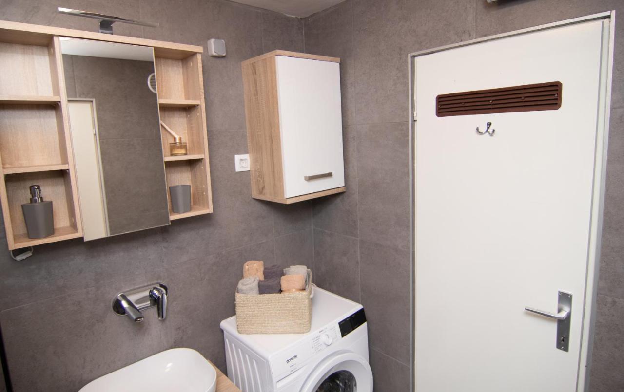 Valkane Beach Studio Apartment プーラ エクステリア 写真