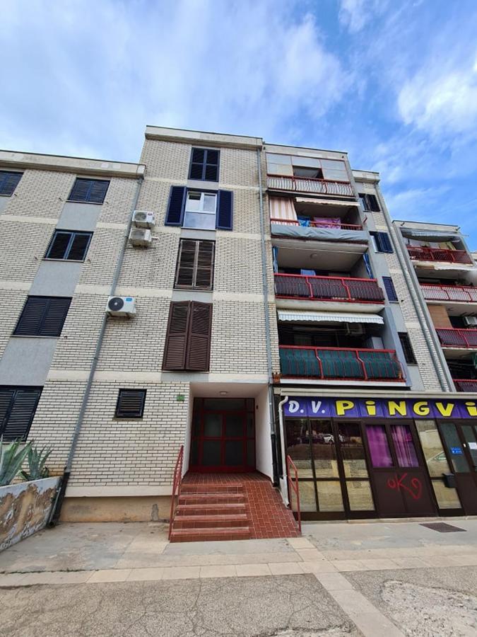 Valkane Beach Studio Apartment プーラ エクステリア 写真